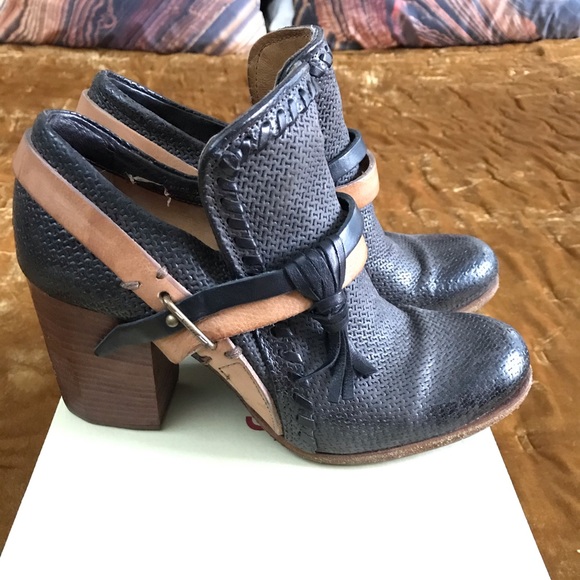 Sold!!!! A.S. Skylar leather booties - Picture 1 of 9